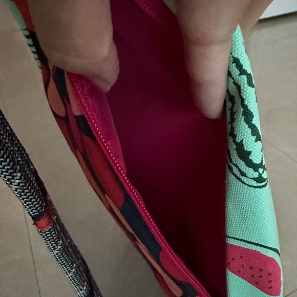 New with no tags- KAVU Paxton Pack Rope Sling Crossbody Bag - Watermelon - Picture 10 of 12